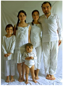 thumb_lafamily